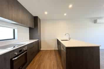 8/317 Lincoln Road, Addington