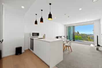 204/19 Rawene Road, Birkenhead