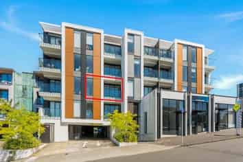 204/19 Rawene Road, Birkenhead