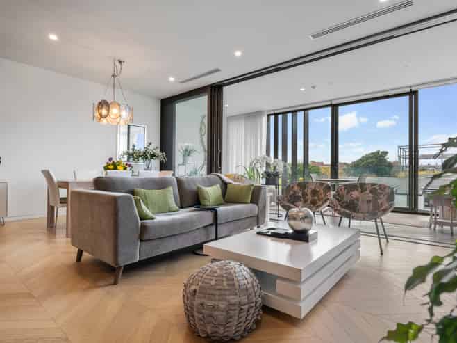 204/10 St Marks Road, Remuera