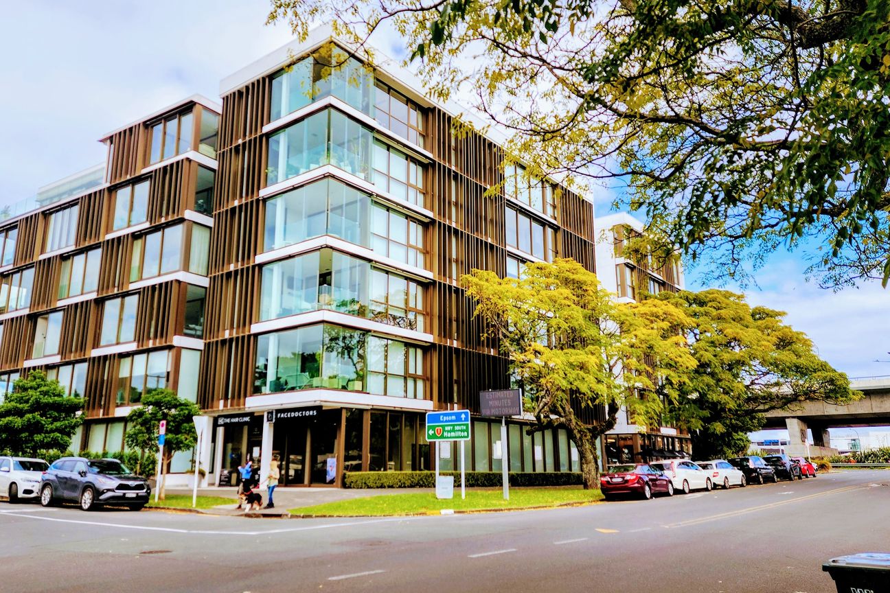 EXCEPTIONAL VALUE  FOR PREMIUM  REMUERA WINTER GARDEN APARTMENT - Widok 2