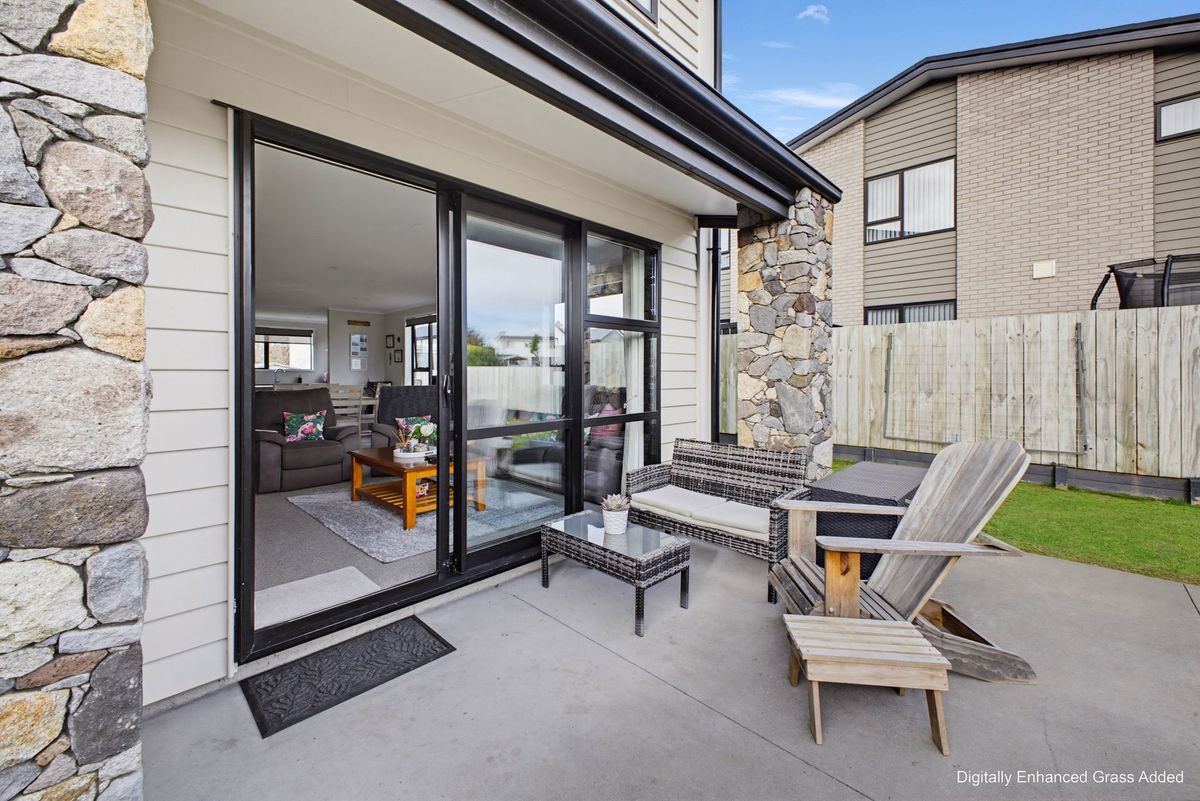 Modern 2021 Build with Premium Stone Fencing - Ansicht 2