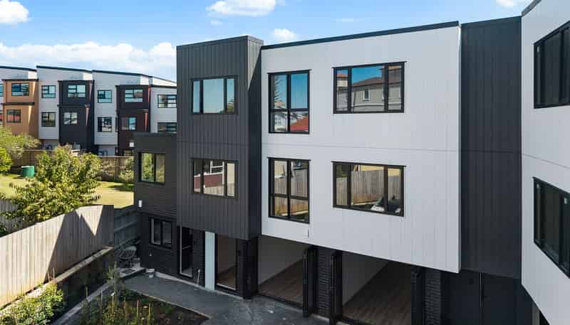 8/2 Nikau Street, New Lynn