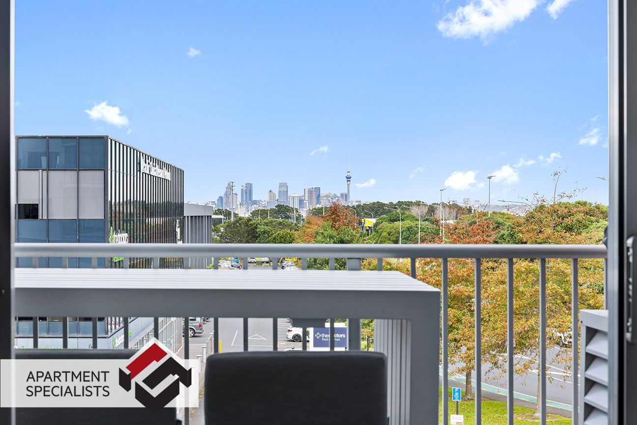 Who Wants To Live By The Beach? - Vaade 5