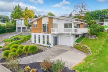 16 Garthwood Road, Hillcrest