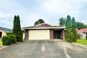 8 West Fairway, Golflands
