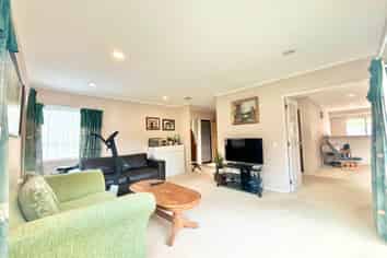8 West Fairway, Golflands