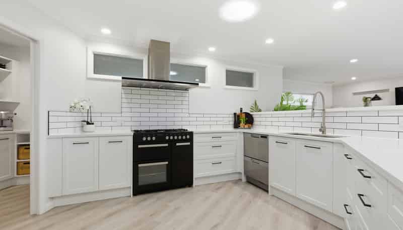 48 Contour Avenue, Pyes Pa