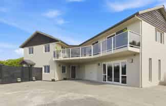 48 Contour Avenue, Pyes Pa