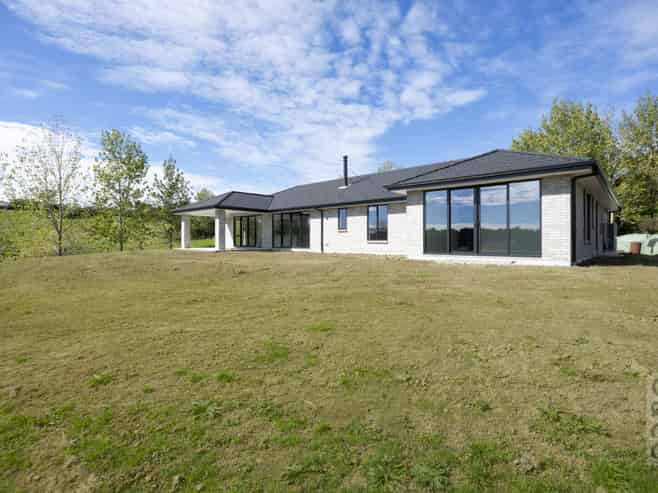 524 Ridge Road, Riverhead