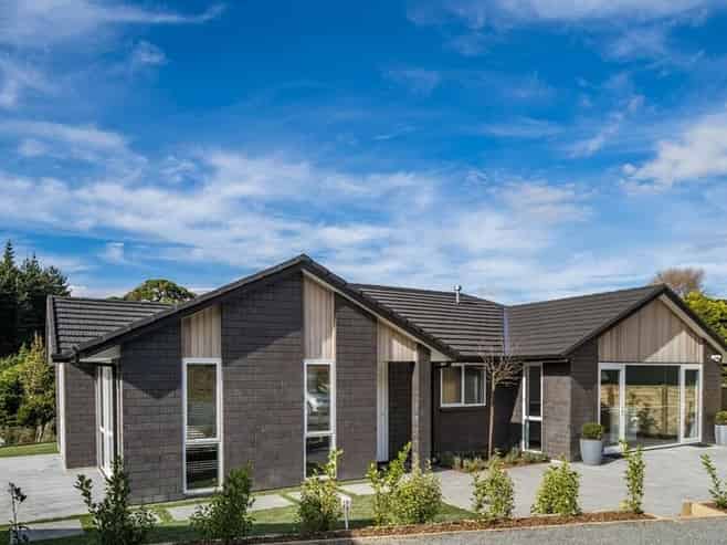 5 Tradewinds Drive, Whitby