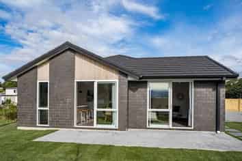 5 Tradewinds Drive, Whitby