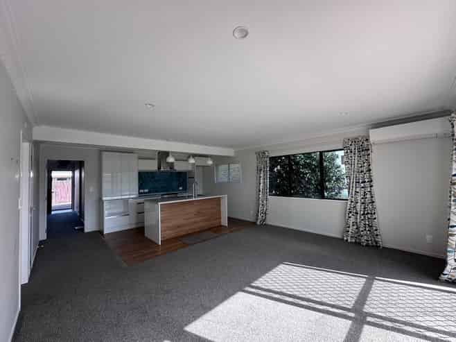 2/12 Pemberton Crescent, Greerton