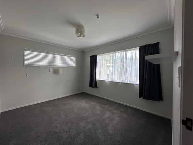 2/12 Pemberton Crescent, Greerton