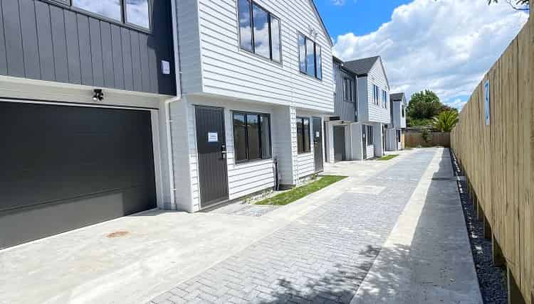 76 McLeod Road, Te Atatu South