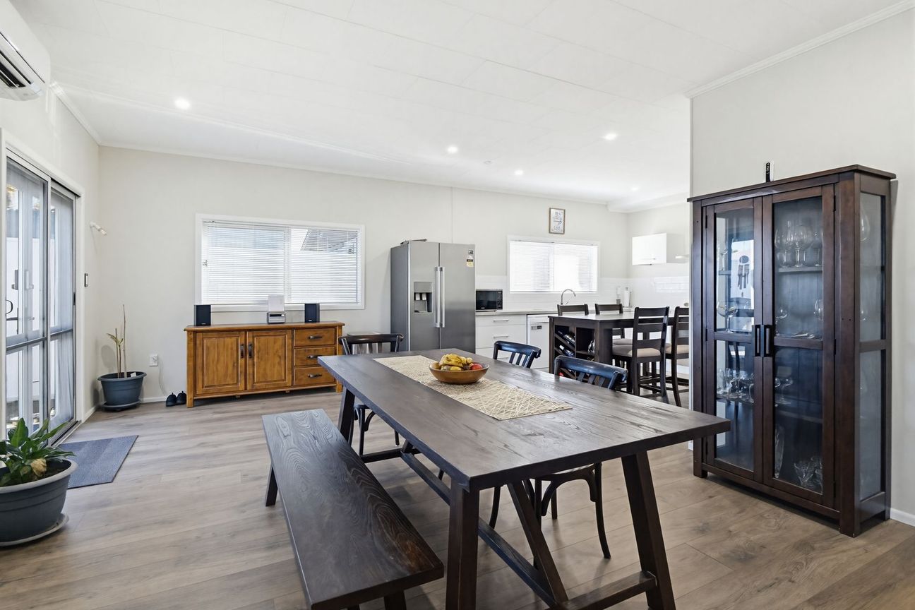 Eight Bedrooms, Built for Living Large! - Ansicht 2