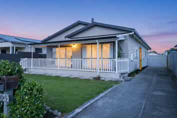 905 Ferguson Street, Akina