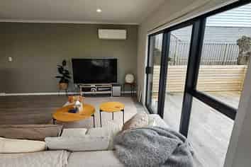 22C Ohariu Road, Johnsonville