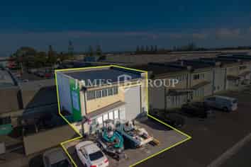 Compact & Functional Industrial Space