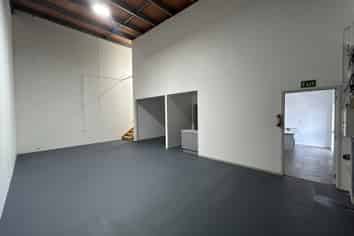 Fully Secure Industrial Unit – 100m²