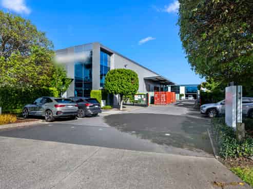 Albany Industrial HQ - Options Galore!