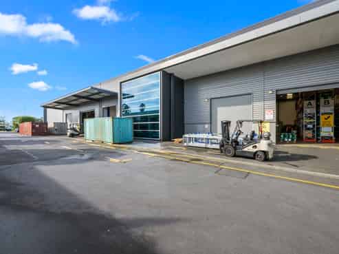 Albany Industrial HQ - Options Galore!