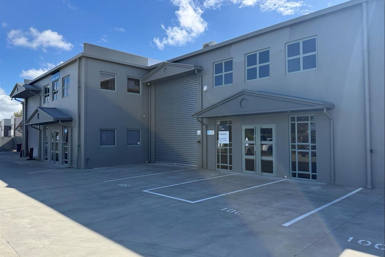 Vacant & Modern Industrial Unit - View 3