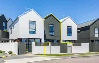 2/6 Oswald Cres, Paparangi