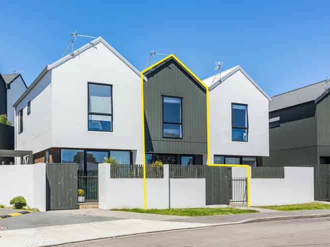 2/6 Oswald Cres, Paparangi