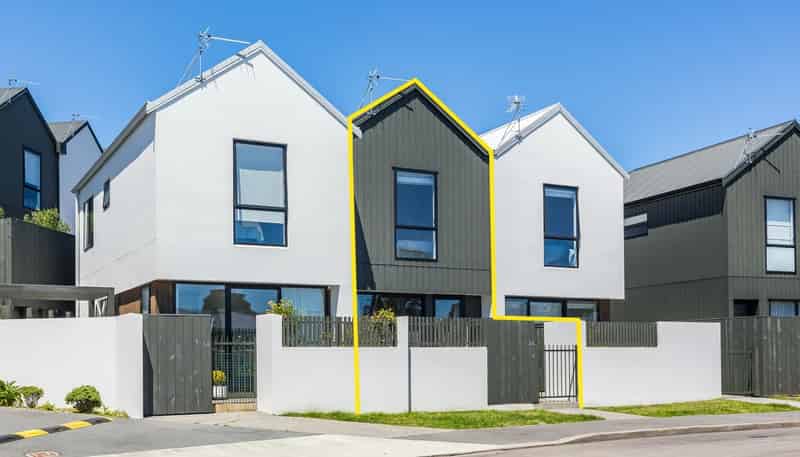 2/6 Oswald Cres, Paparangi