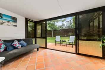 43 Chivalry Road, Glenfield