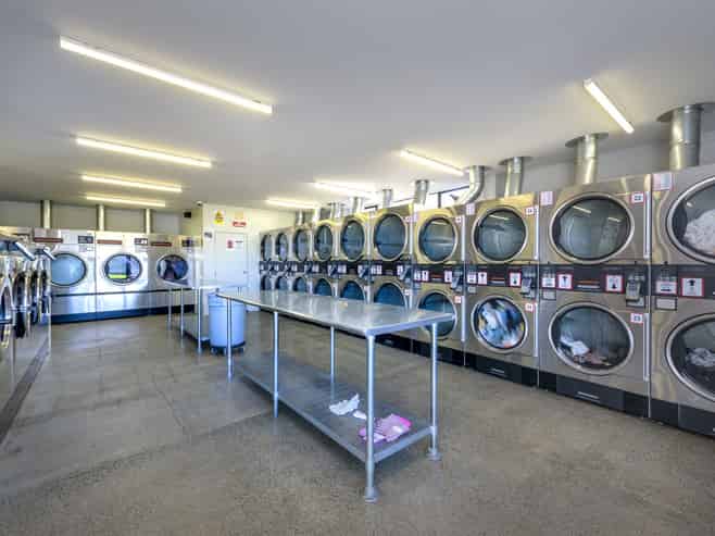 Split-risk industrial investment with growth