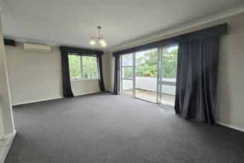 11 Hall Road, Matua