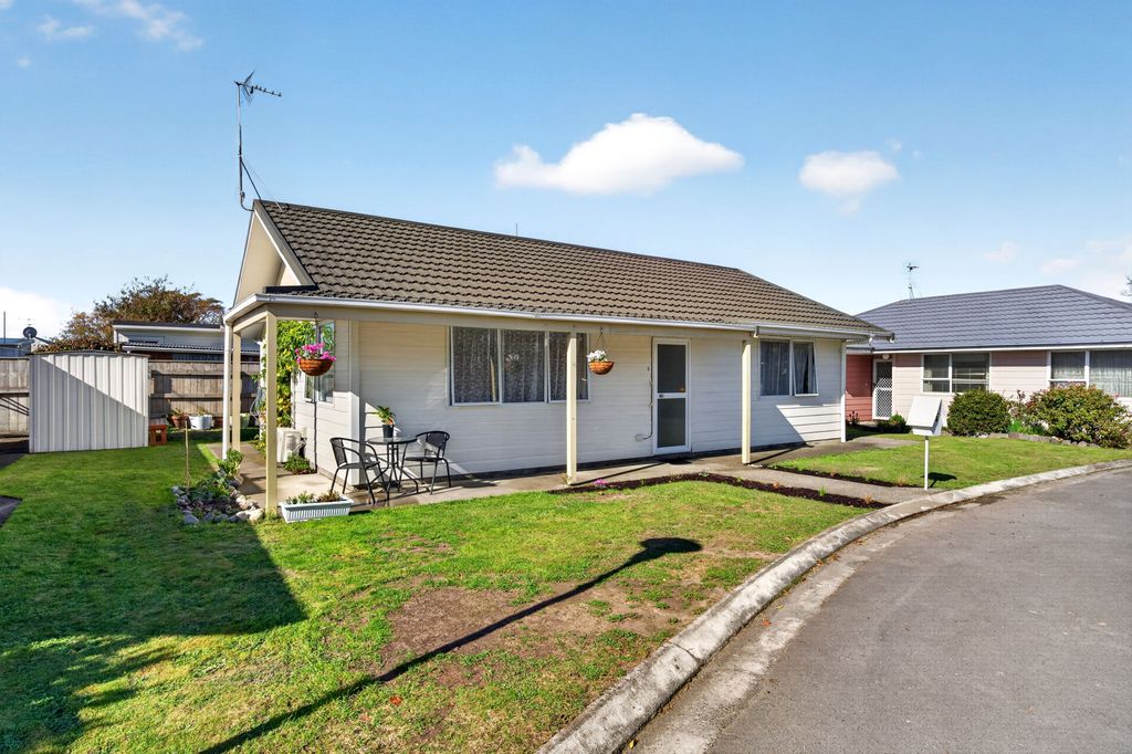 NOW $375,000 - VENDORS ARE MOTIVATED! 1