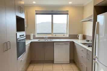 23A Raphoe Road, Flat Bush