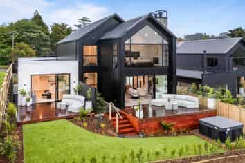 39 Elliot Street, Riverhead