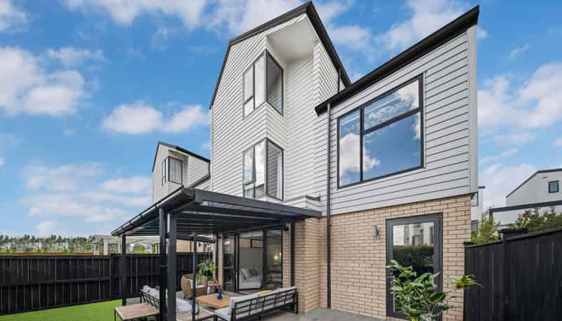 4 Manahau Lane, Flat Bush