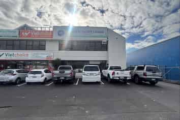 579m² Showroom & Warehouse Space