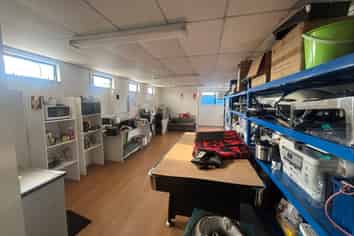 579m² Showroom & Warehouse Space