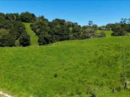 103 Mountain Road, Kaiwaka
