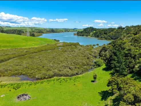 103 Mountain Road, Kaiwaka