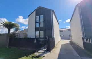 2/12 Enderby Drive, Te Atatu Peninsula