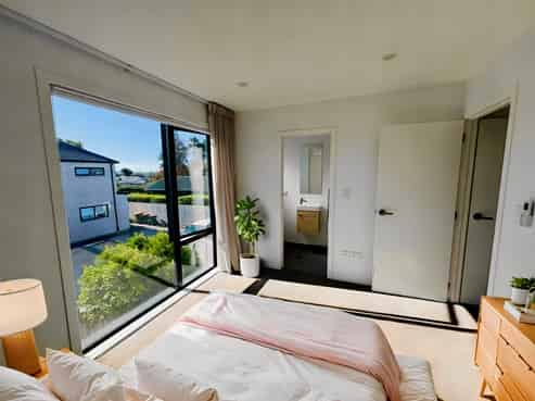 2/12 Enderby Drive, Te Atatu Peninsula