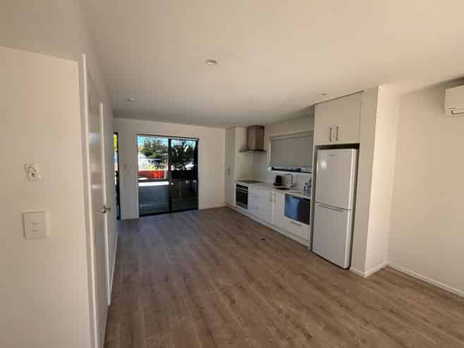 2/12 Enderby Drive, Te Atatu Peninsula