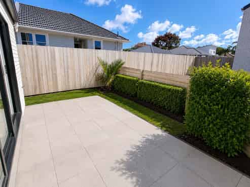 2/12 Enderby Drive, Te Atatu Peninsula