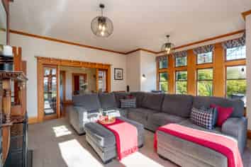 49 Gladstone Terrace, Gladstone