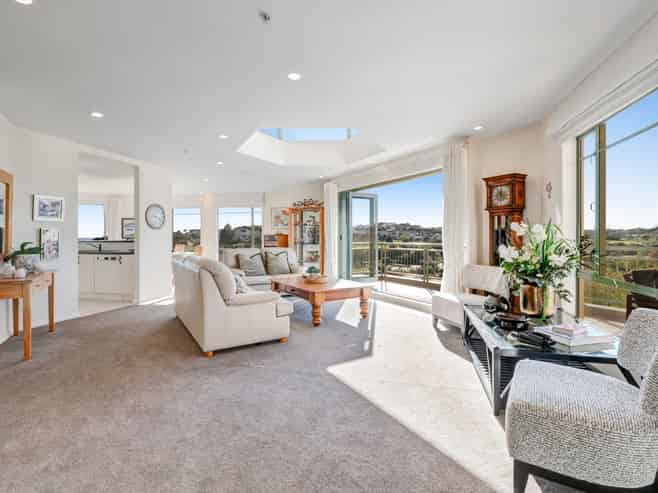 35 Waterside Crescent, Gulf Harbour