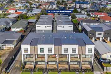2/1 Cape Road, Mangere