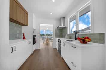 9 Colmar Road, Mellons Bay