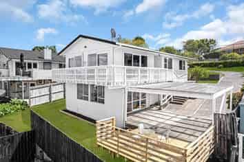 9 Colmar Road, Mellons Bay